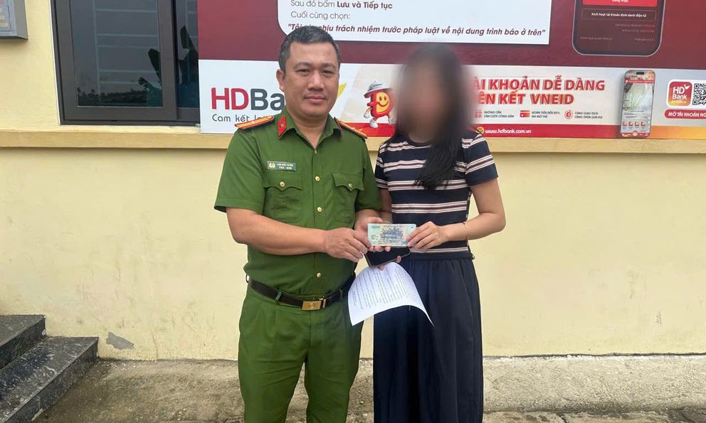 Người quen liên tục nhờ chuyển tiền qua HD Bank, VP Bank, cô gái sinh năm 2000 lập tức báo Công an, 