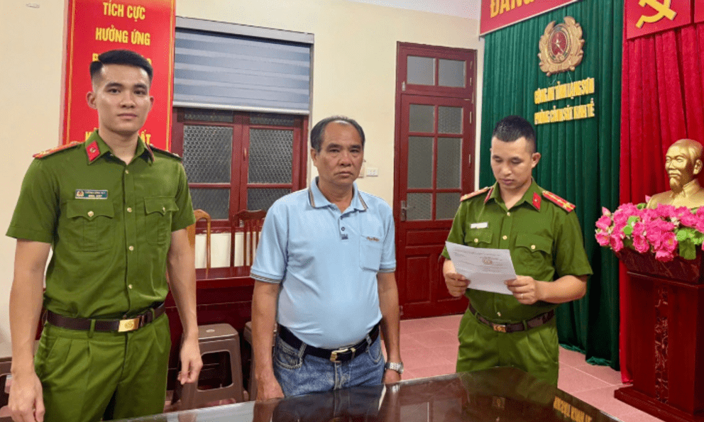 Khởi tố Giám đốc Công ty TNHH liên quan vụ đổ hơn 126 tấn chất thải xây dựng