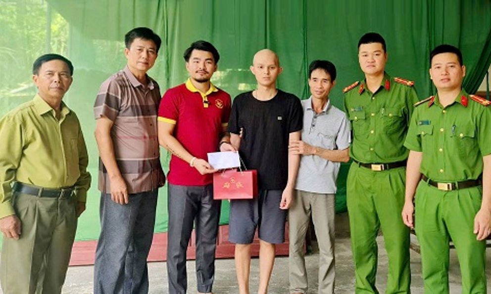 Hà Tĩnh: Nhiều phần quà đến với các hoàn cảnh khó khăn xã Sơn Châu, huyện Hương Sơn