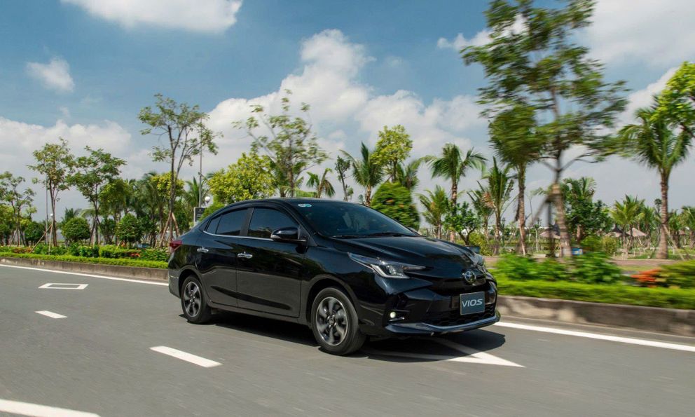 Toyota Vios tăng tốc tháng cuối năm, vững ngôi vương phân khúc sedan hạng B