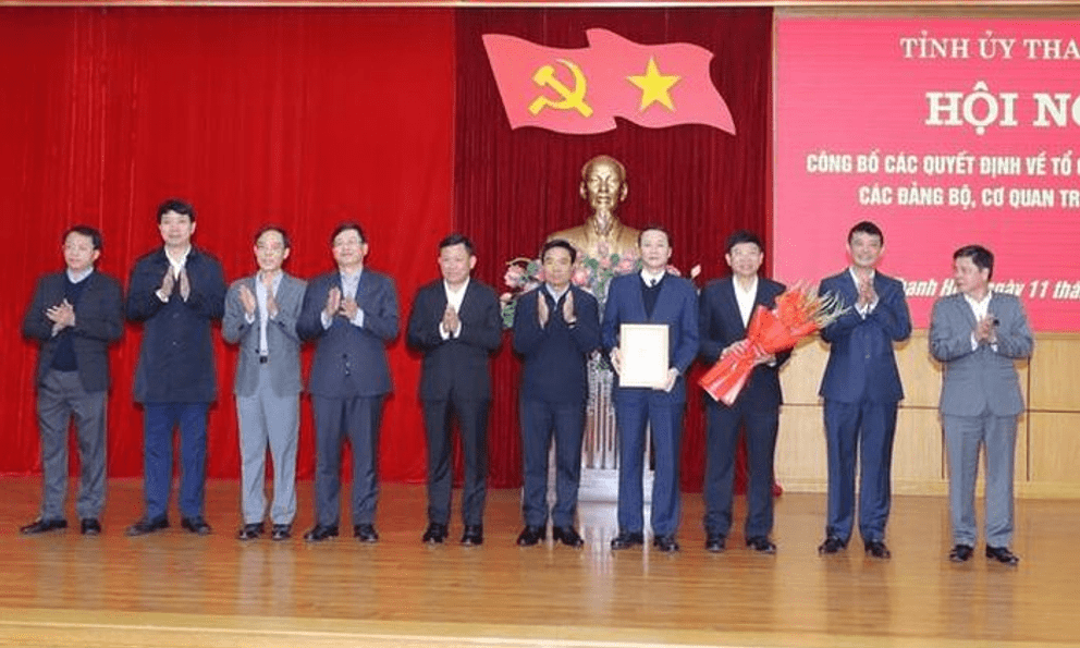 Thanh Hóa công bố quyết định về tổ chức bộ máy và cán bộ