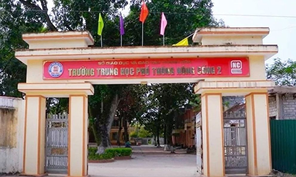 Thanh Hóa: Nam sinh bị đâm trọng thương trước cổng trường