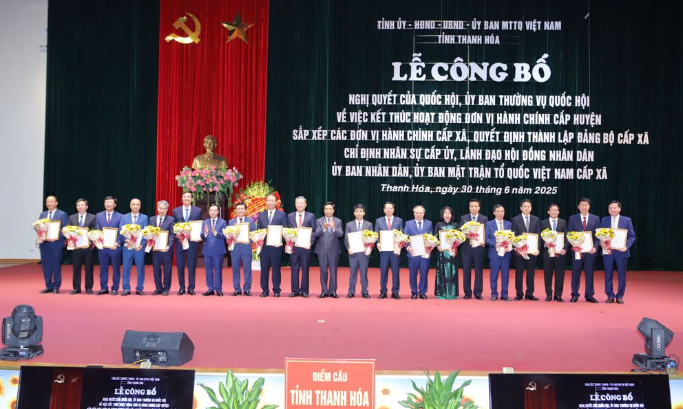 Phó Giáo sư 36 tuổi làm Bí thư Đảng bộ xã biên giới đặc biệt khó khăn ở Thanh Hóa