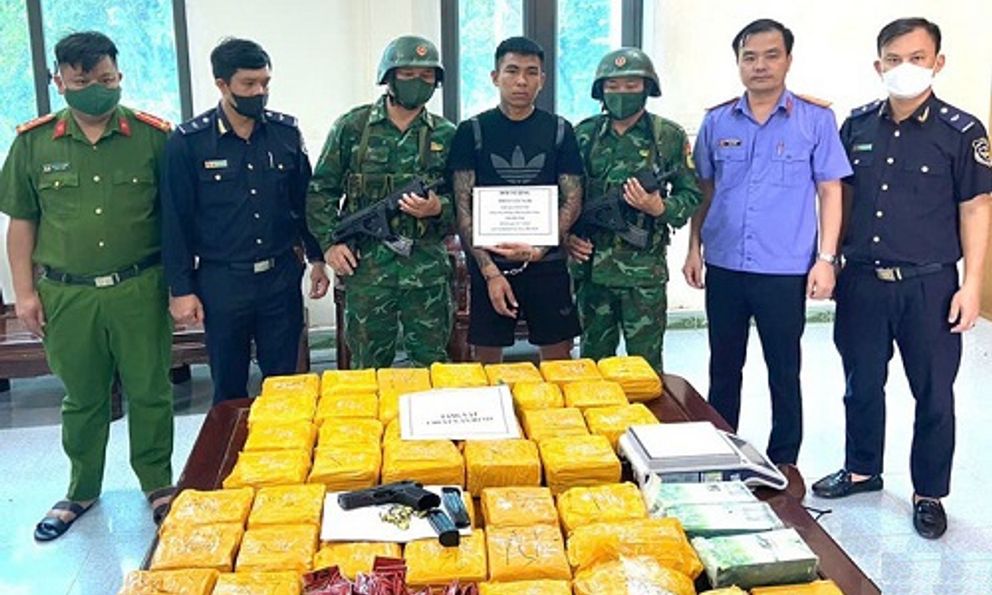 Bắt đối tượng vận chuyển hơn 45kg ma túy từ Lào về Việt Nam