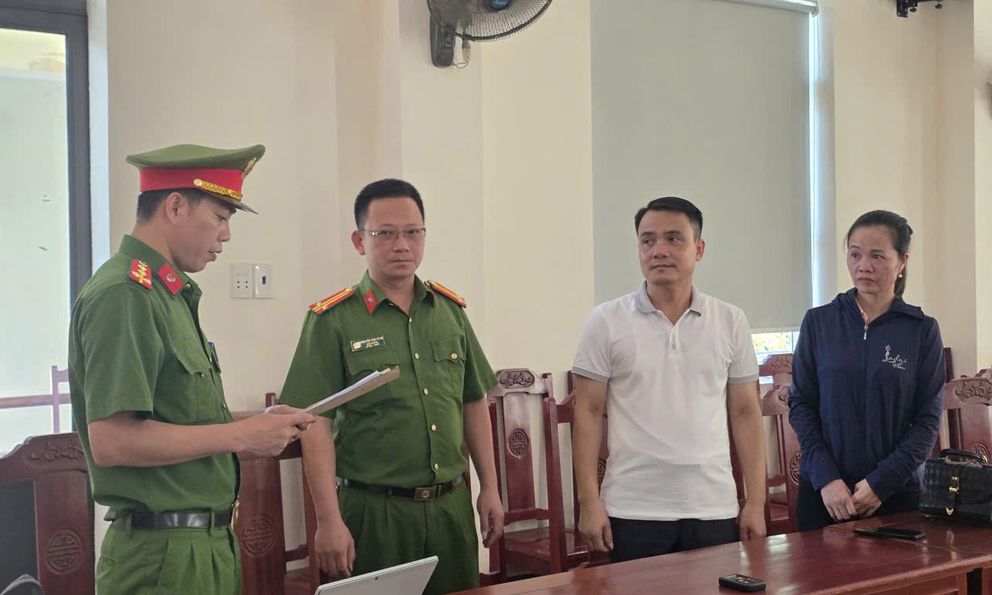 Khởi tố nguyên Hiệu trưởng và giáo viên liên quan vụ nâng điểm thi vào lớp 10