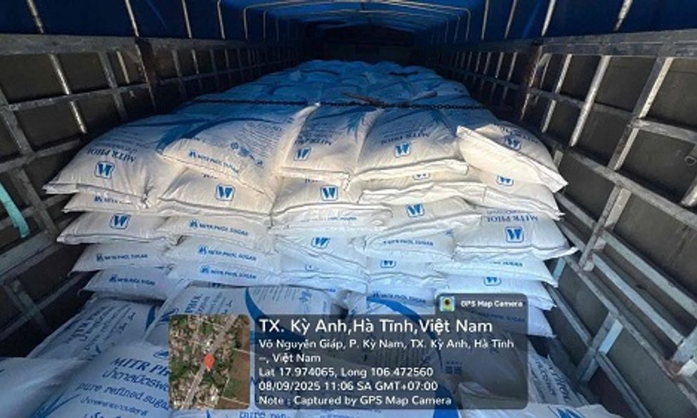 Hà Tĩnh: Phát hiện xe tải chở 35 tấn đường không rõ nguồn gốc