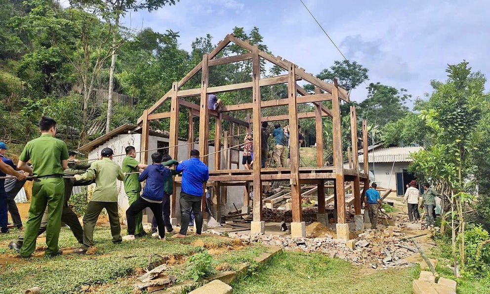 Dấu ấn Công an Thanh Hóa trong chương trình xóa nhà tạm cho người nghèo