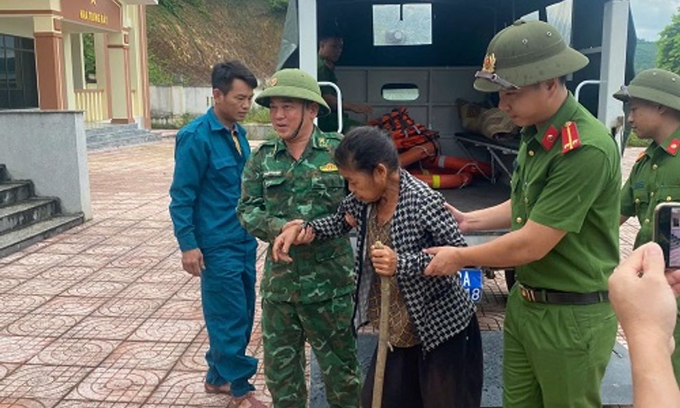 Gần 5.000 hộ dân ở Hà Tĩnh sơ tán tránh bão số 5