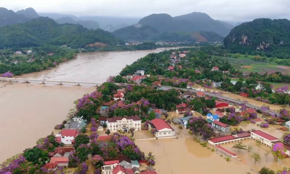 Nhiều xã ven sông Mã ở Thanh Hóa ngập lụt nghiêm trọng, hàng trăm hộ dân bị cô lập