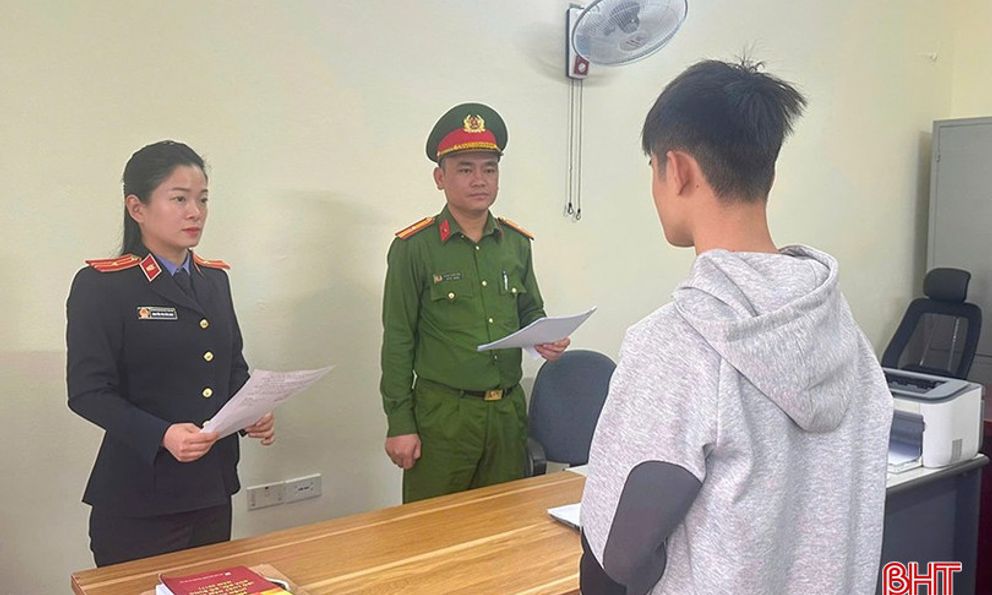 Khởi tố nam sinh rủ bạn đi trộm cắp xe máy