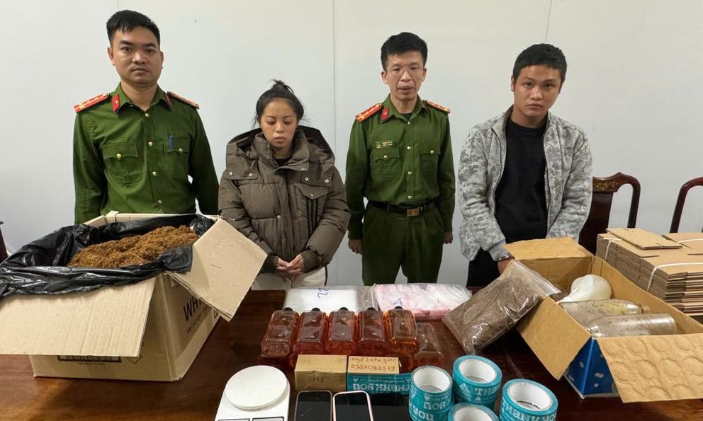 Bắt cặp vợ chồng 'hờ' cùng sản xuất, mua bán ma túy