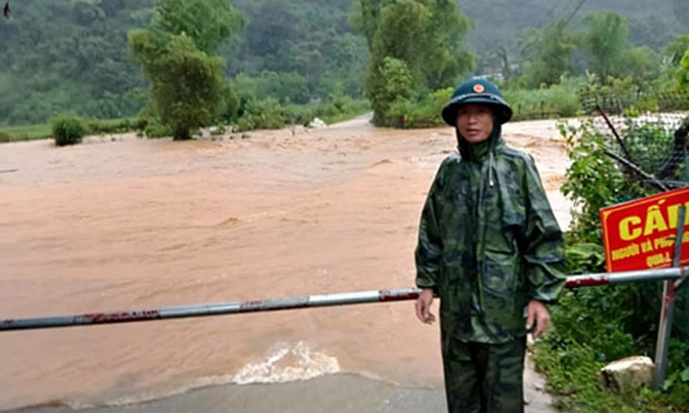 Nhiều xã miền núi Nghệ An bị cô lập sau bão số 5