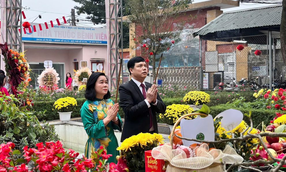 Dâng hương tưởng nhớ Đại danh y Hải Thượng Lãn Ông Lê Hữu Trác