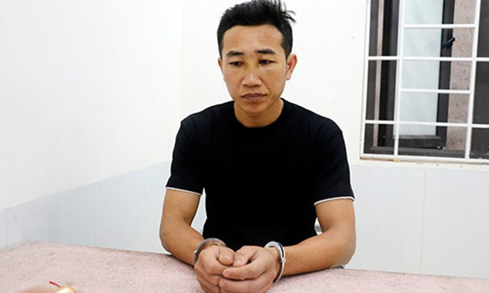 Nghệ An: Phụ huynh tấn công giáo viên ngay trong trường học do say rượu