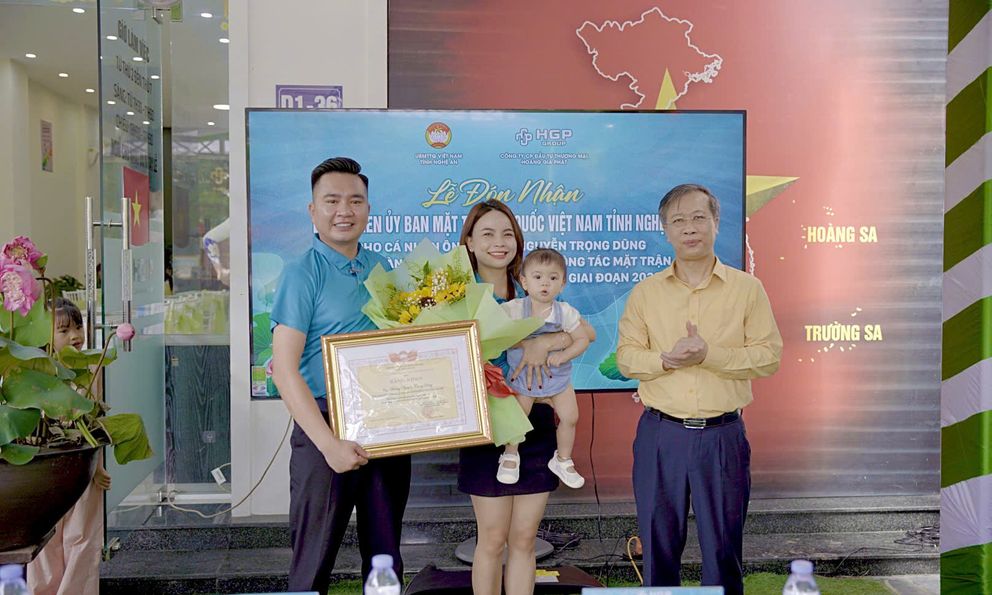 UBMTTQ Việt Nam tỉnh Nghệ An tặng bằng khen cho đơn vị, cá nhân có thành tích xuất sắc trong hoạt động an sinh xã hội