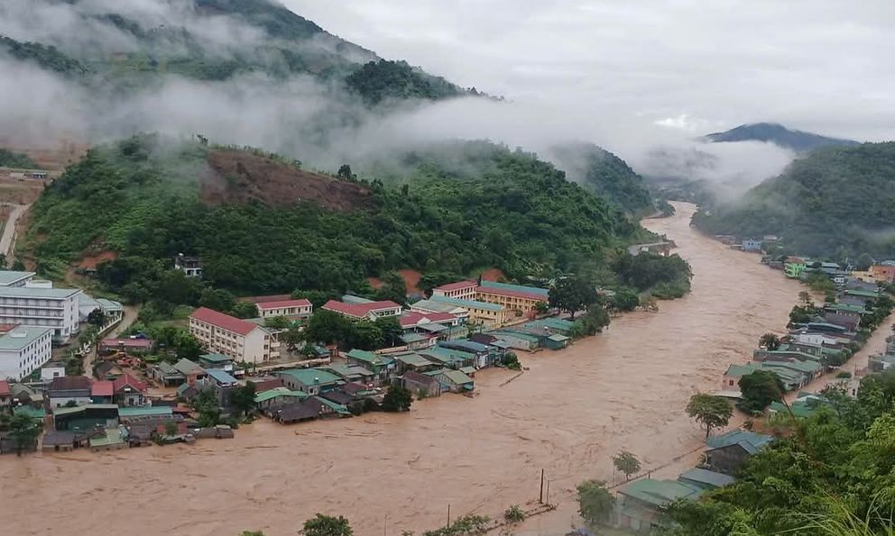 Ám ảnh tiếng gọi báo 'lũ về' hoảng hốt giữa đêm ở miền Tây xứ Nghệ