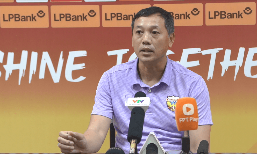 HLV Nguyễn Đức Thắng chia tay Hồng Lĩnh Hà Tĩnh, gia nhập CLB Bắc Ninh