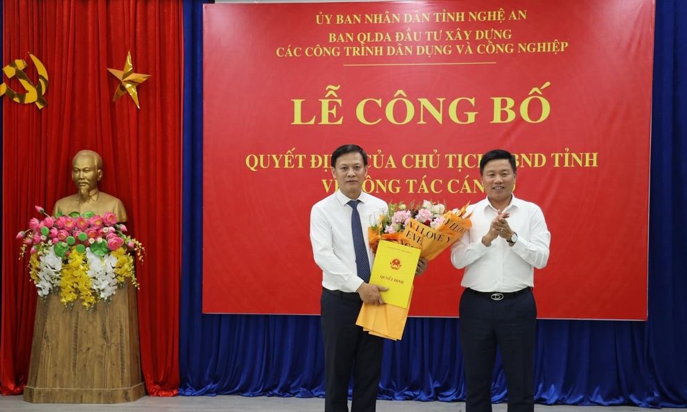 Ông Vương Đình Nhuận giữ chức Giám đốc Ban Quản lý dự án đầu tư xây dựng công trình dân dụng và công nghiệp tỉnh Nghệ An