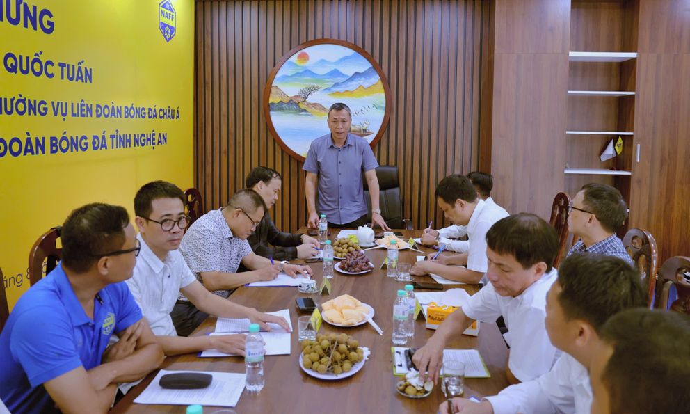 Bóng đá Nghệ An nhận nhiều kỳ vọng từ buổi làm việc với Chủ tịch VFF