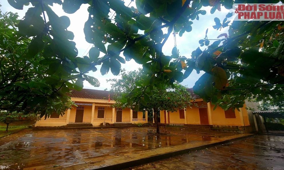 Nghệ An: Học sinh không đến trường mới dù trường cũ đã xuống cấp nghiêm trọng