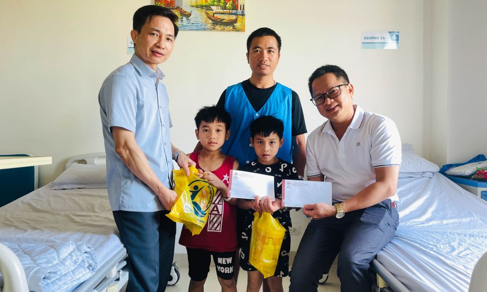 Trao hi vọng, nối dài ước mơ cho trẻ em không may mắn tại Nghệ An 