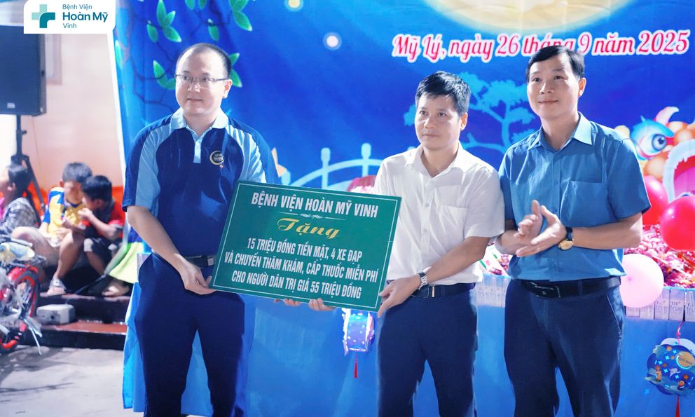 Bệnh viện Hoàn Mỹ Vinh mang trăng rằm sẻ chia, yêu thương lan tỏa tới trẻ em vùng cao Nghệ An