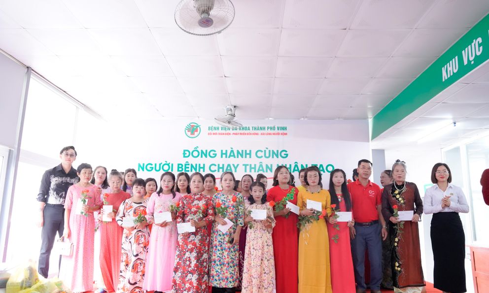 Bệnh viện ĐKTP Vinh: Gói trọn yêu thương – dành tặng “những bông hoa nghị lực”