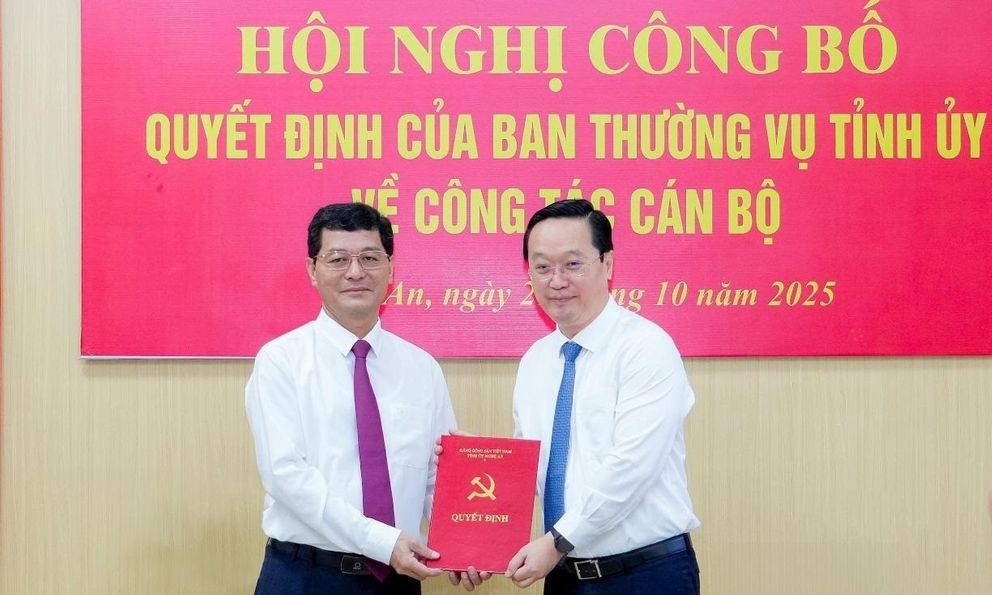 Công bố quyết định bổ nhiệm ông Phạm Trọng Hoàng làm Trưởng ban Tổ chức Tỉnh ủy Nghệ An