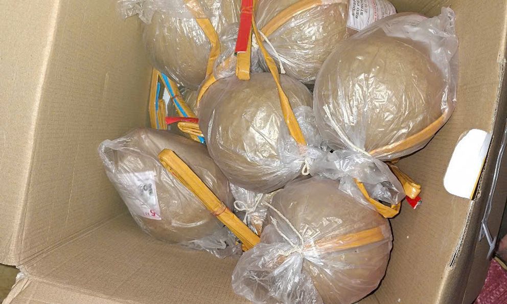 Hà Tĩnh: Phát hiện 10 quả pháo nổ tại cửa hàng tạp hóa