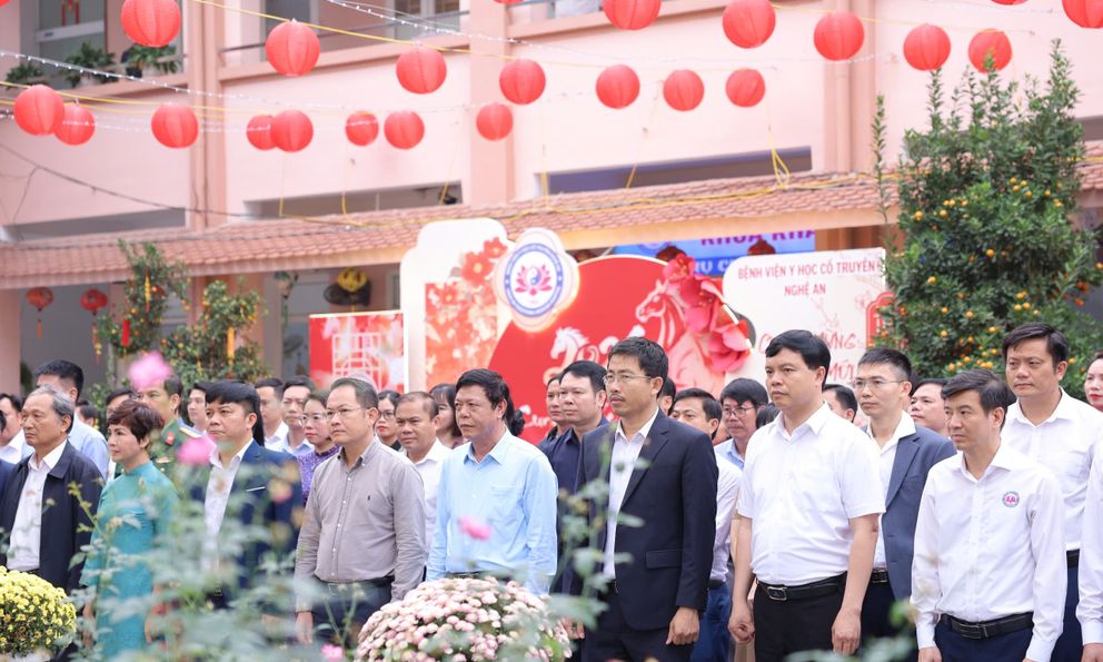 Dâng hương tưởng niệm 235 năm ngày mất đại Danh y Hải Thượng Lãn Ông Lê Hữu Trác