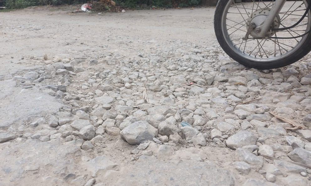 Nghệ An: Đường giữa lòng đô thị xuống cấp, bong tróc nghiêm trọng