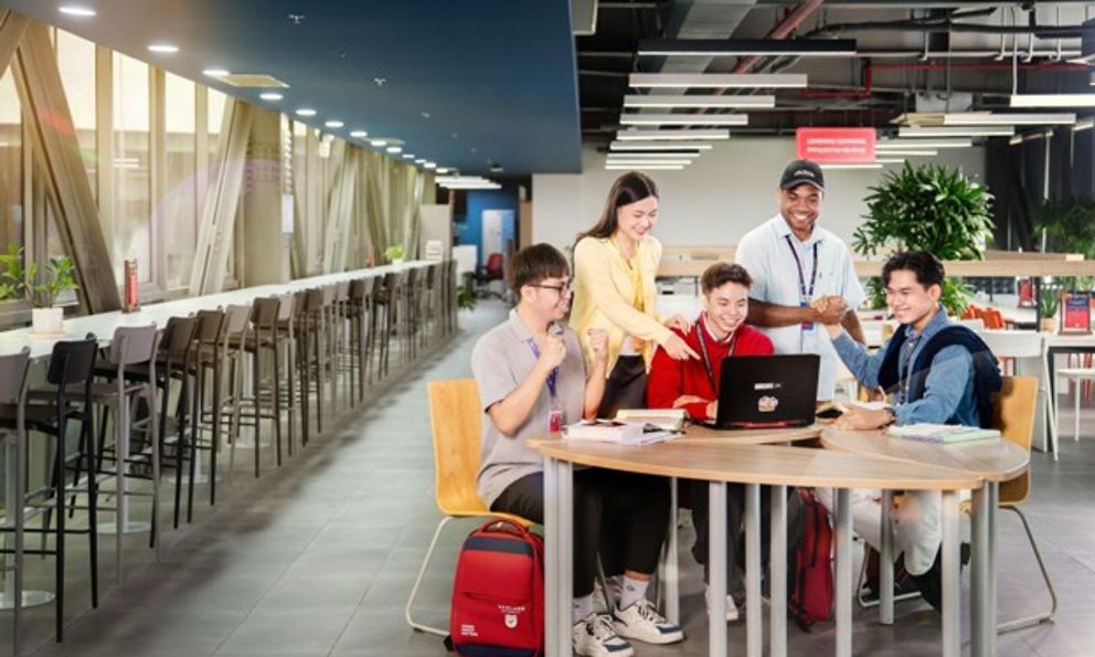 Phân biệt Marketing và Digital Marketing: Học thế nào để đáp ứng yêu cầu tuyển dụng thực tế?