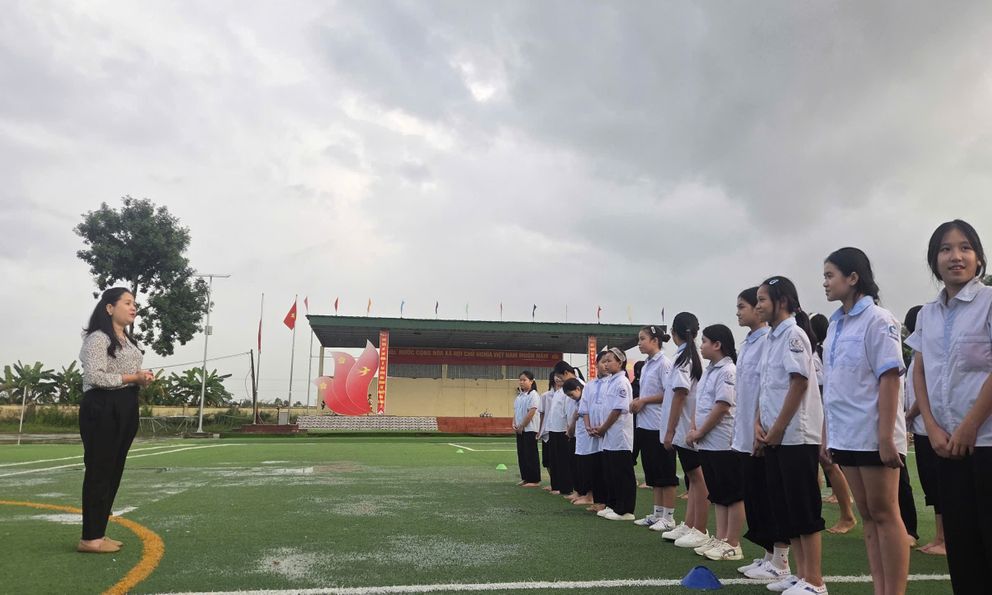  LĐBĐ Việt Nam khảo sát, đánh giá tiềm năng phát triển bóng đá nữ tại Nghệ An