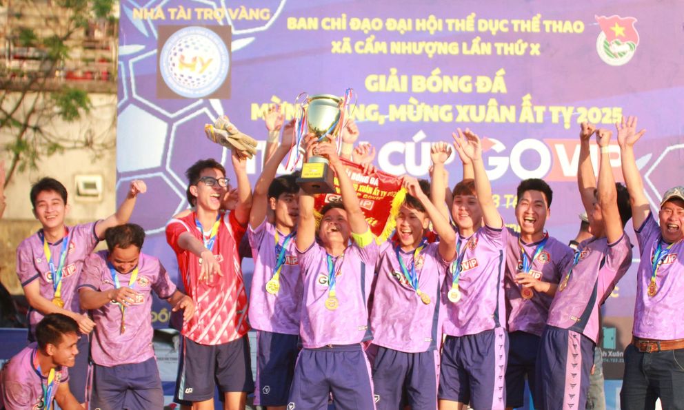 Thôn Xuân Bắc vô địch Giải Bóng đá xã Cẩm Nhượng chào xuân Ất Tỵ 2025