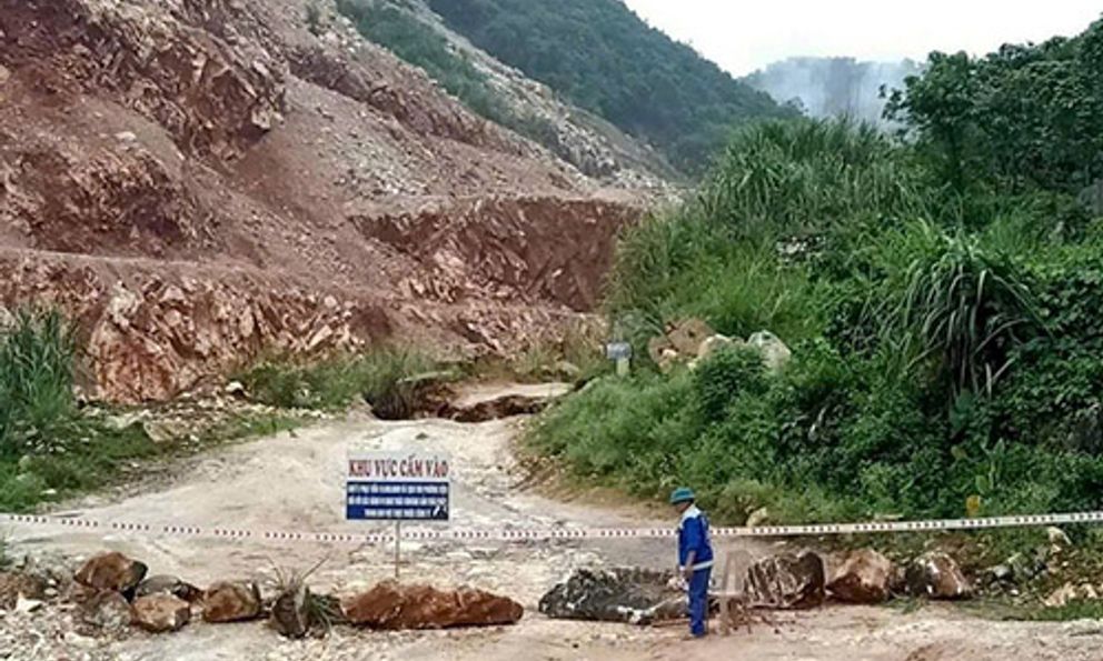 Một phụ nữ tử vong khi đi làm quặng