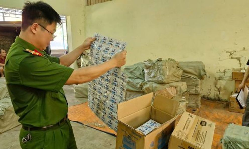 Nghệ An: Triệt phá đường dây buôn bán hàng giả, bắt 4 đối tượng