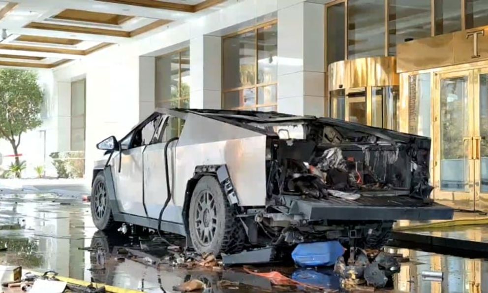 Vụ nổ xe Cybertruck dịp đầu năm mới: Hóa ra chính ChatGPT là 'đồng phạm' bất đắc dĩ của kẻ tấn công