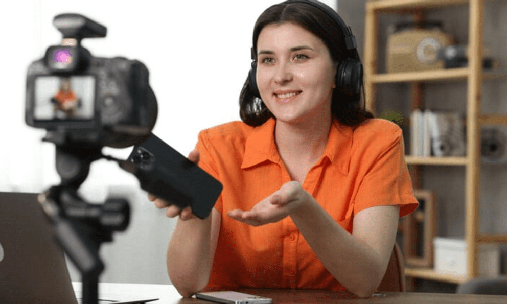 Công ty AI 'tranh nhau' mua video chưa từng đăng lên Intenet: Hàng triệu USD đã chi cho các nhà sáng tạo nội dung, cơ hội kiếm tiền không giới hạn