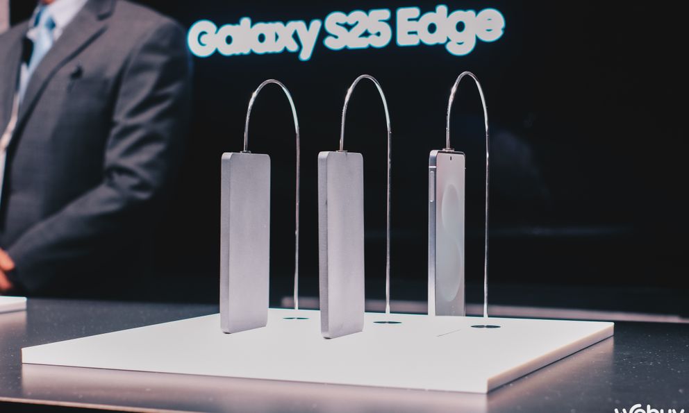 Cận cảnh độc quyền Galaxy S25 Edge trực tiếp tại Mỹ: Phiên bản siêu mỏng của Galaxy S25 Ultra