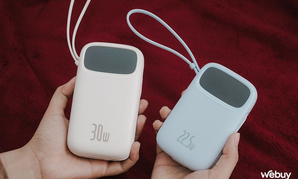 Pin dự phòng mới của Baseus dùng quá tiện: Tích hợp tới 2 dây cáp, sạc đồng thời 4 thiết bị, dung lượng tận 20.000mAh mà giá sale chỉ hơn 300.000 đồng