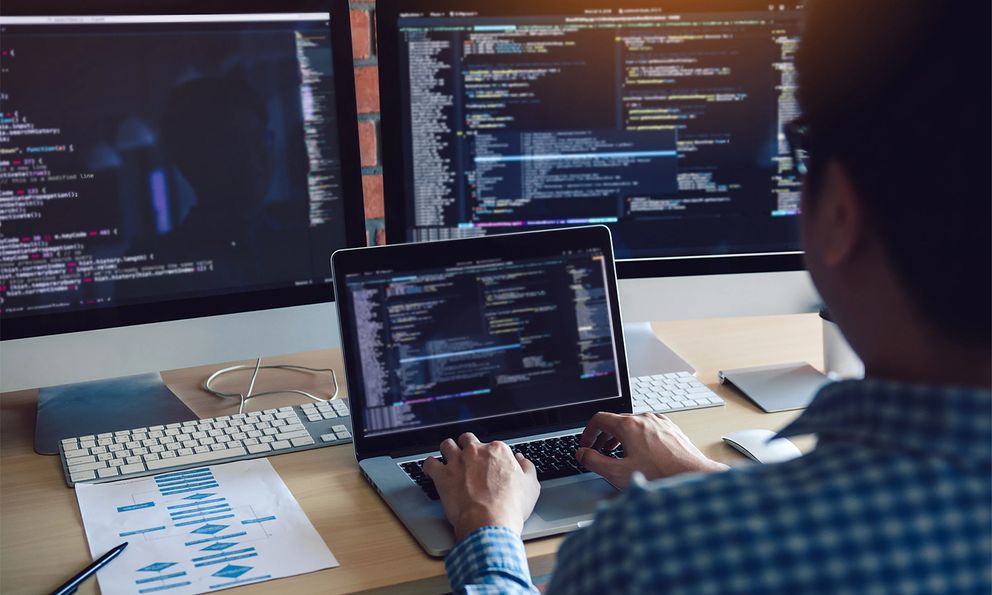 Thời kỳ việc ổn lương cao đã hết, lập trình viên còn phải trả 10.000 USD để tìm được công việc ưng ý