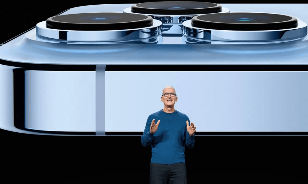 Tổng thống Trump nói Apple có thể tự sản xuất iPhone tại Mỹ, chuyên gia nói giá sẽ gấp gần 3 lần hiện tại