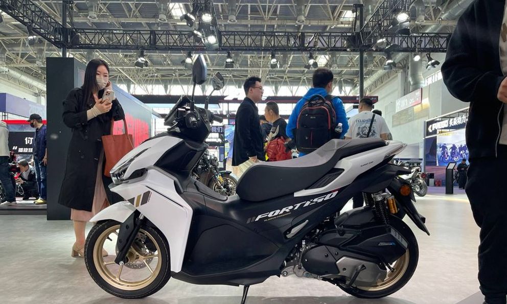 Cứ ngỡ Yamaha NVX 155 2025 ra mắt, nhưng hóa ra đây chỉ là một mẫu xe 'vay mượn' thiết kế đến từ Trung Quốc!