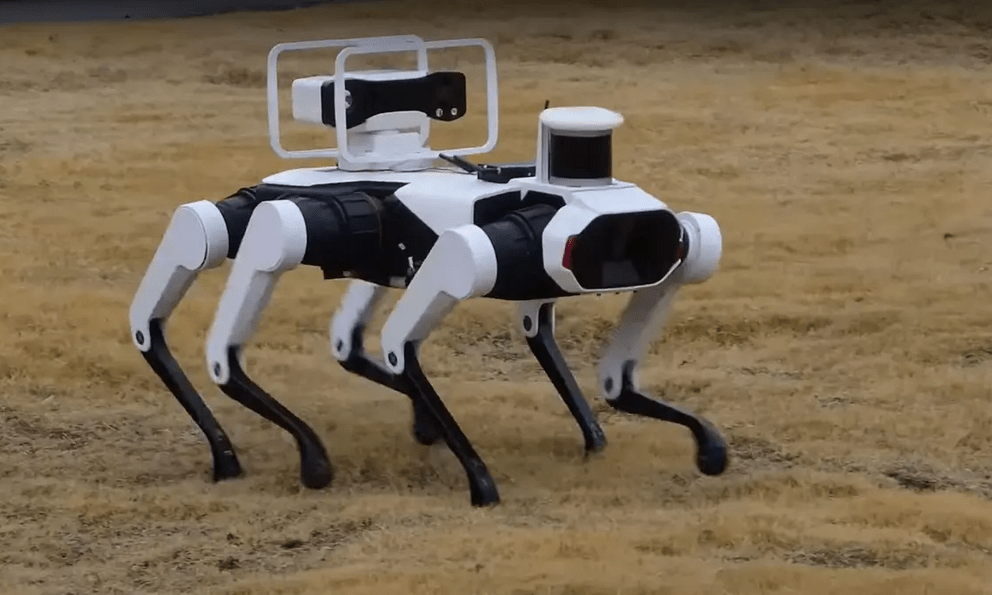 Nhà sản xuất laptop bước chân vào lĩnh vực robot AI, tạo ra cả robot chó tự động bảo vệ di tích nghìn năm tuổi
