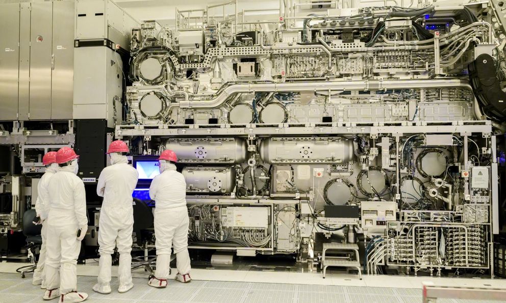 Sở hữu thiết bị khắc chip tối tân bậc nhất hành tinh, vì sao Intel vẫn không dám dùng cho tiến trình mới?