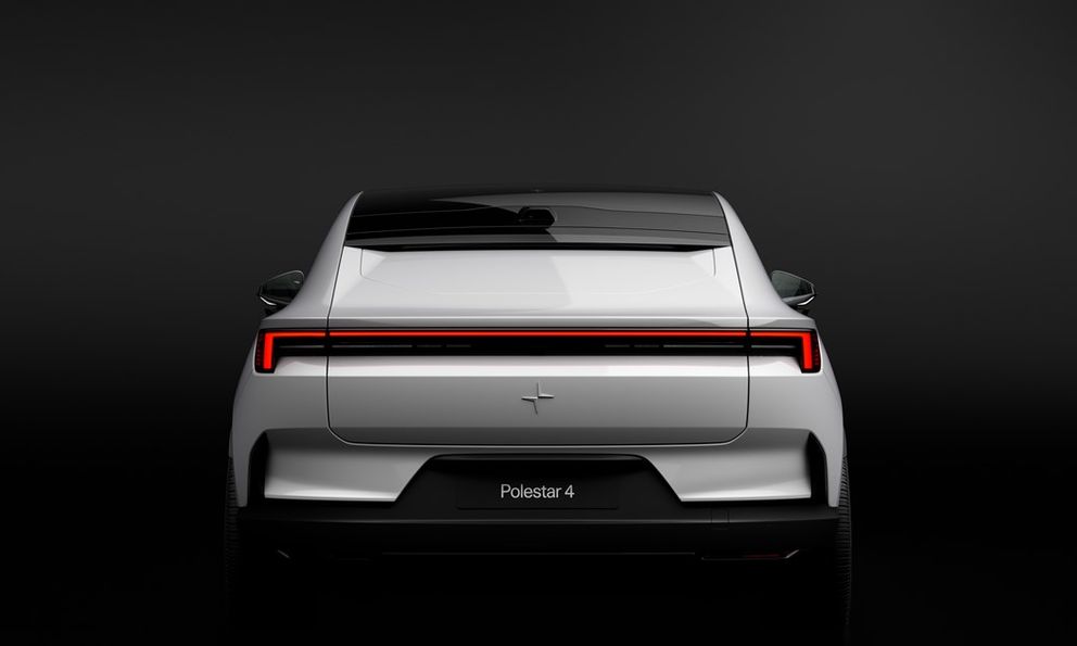 Tuyên bố không cần kính sau vì đã có camera, mẫu xe này đối diện nguy cơ bị triệu hồi vì... không nhìn thấy gì