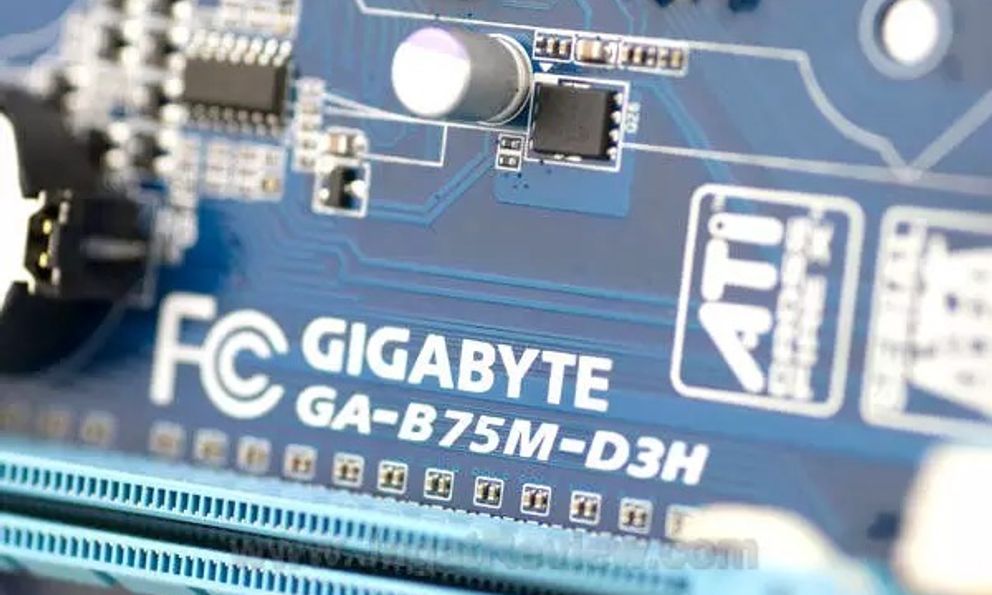 Ra mắt từ 2012, bo mạch chủ tưởng đã lỗi thời này vẫn được cập nhật để sử dụng tính năng chỉ mẫu đời mới mới có