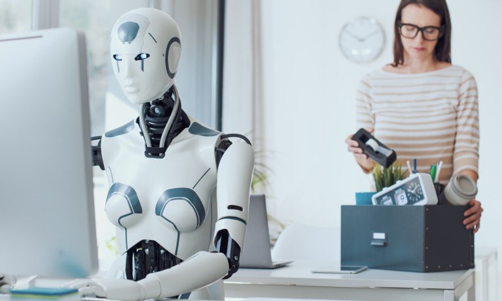 Sa thải hàng loạt vì tin AI thay được 700 người, giờ công ty này phải tuyển lại người thật vì khách không chịu nổi chatbot