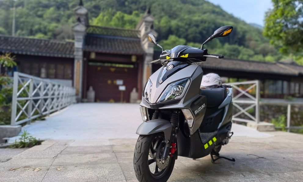 Chiếc xe tay ga không ABS của nhà Suzuki khiến thị trường Trung Quốc 'náo loạn': Người dùng nóng ruột, hãng vẫn im lặng!