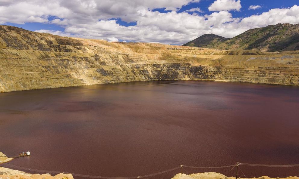 Hồ nước độc khét tiếng suốt 50 năm bất ngờ trở thành “mỏ vàng đất hiếm” giữa lòng nước Mỹ